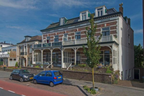Vintage beach house - 90m2 with large veranda and balcony